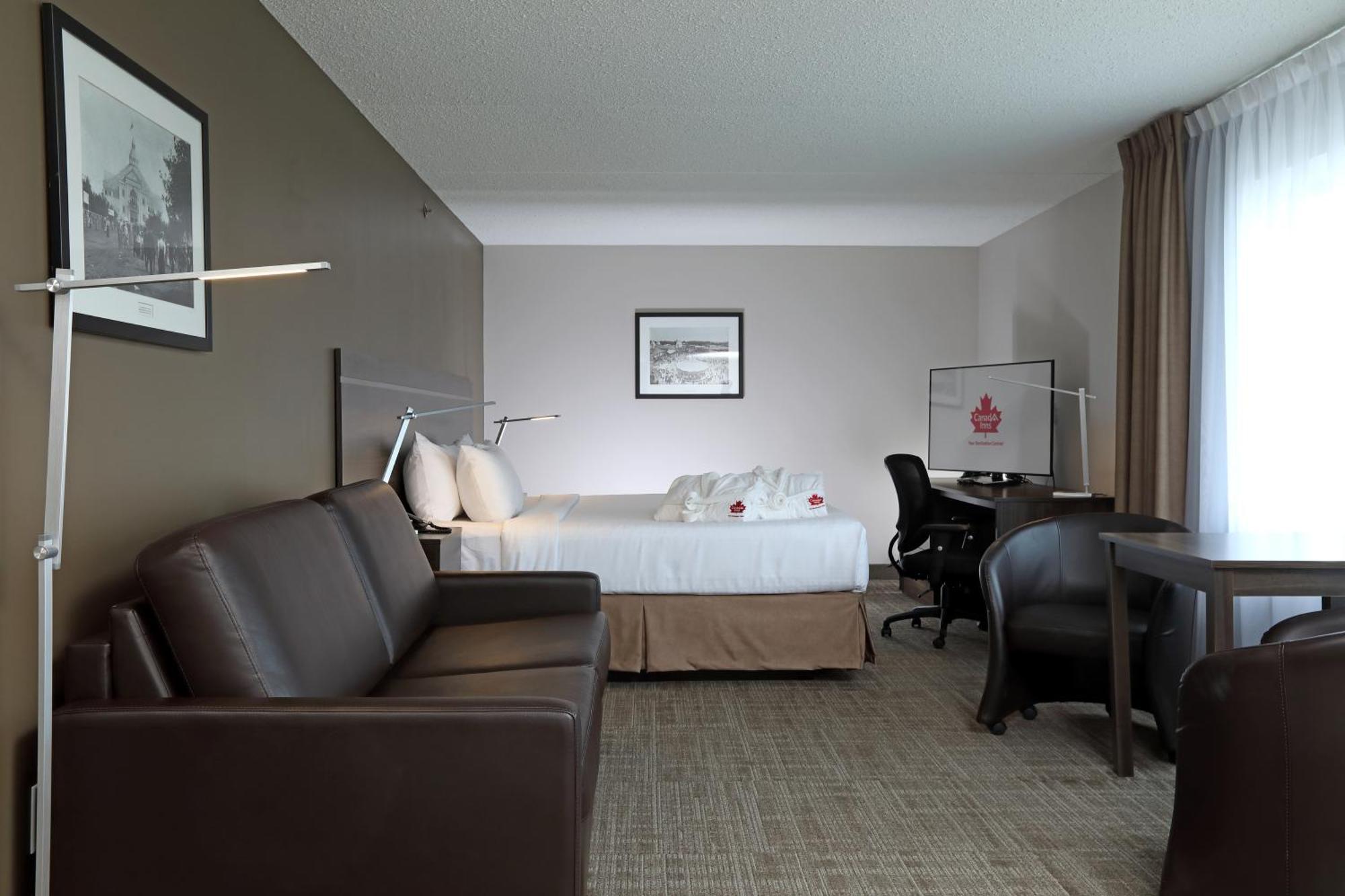 Canad Inns Destination Centre Brandon Exteriör bild